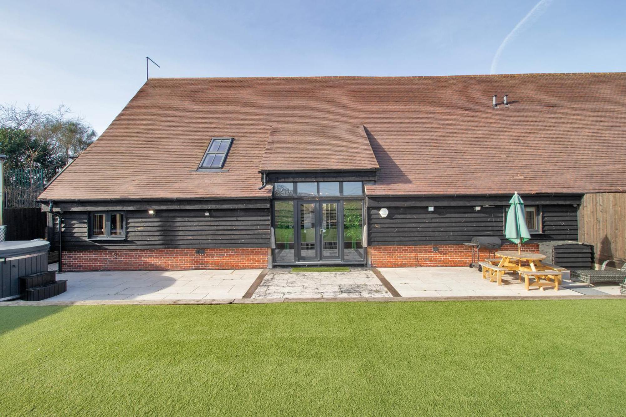 Alpaca House - Sleeps 17 - Diy Hot Tub Villa Gravesend Exterior photo